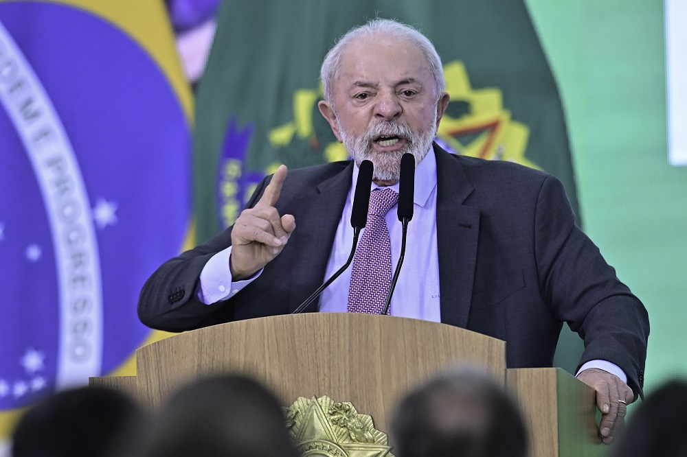 Quando o Trump sobretaxou e ofendeu o Brasil, não abaixamos a cabeça, diz Lula