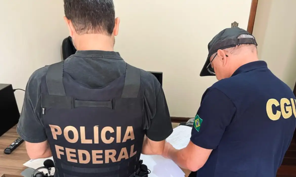 PF prende dois em operação contra fraudes no CNU