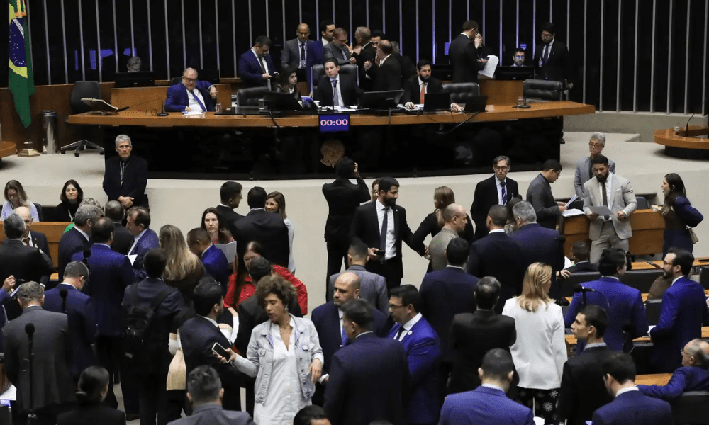Câmara aumenta penas para crimes como extorsão e escudo humano
