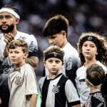 Dia das Crianças: Veja como seu filho pode entrar em campo com jogadores
