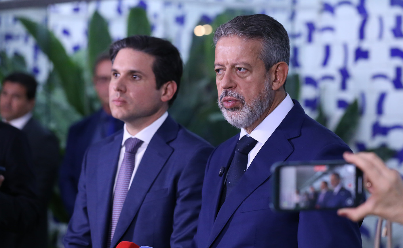 Lira blinda projeto do IR com manobra prevista no regimento da Câmara, costurada com o governo e Centrão
