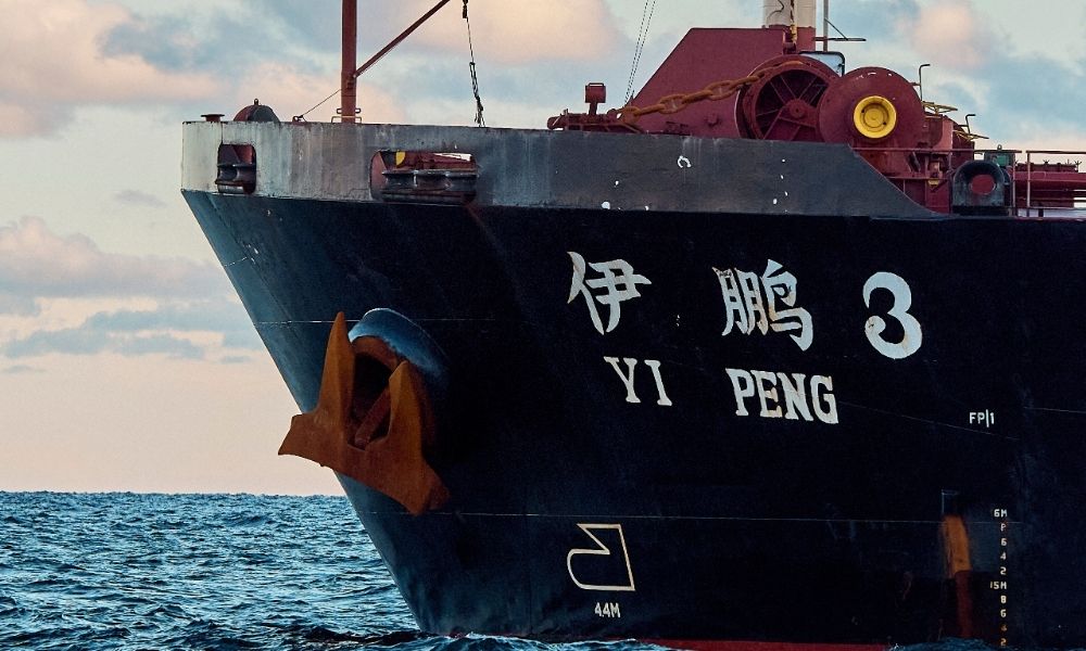 EUA impõem tarifa de 100% a 150% sobre produtos marítimos e logísticos da China