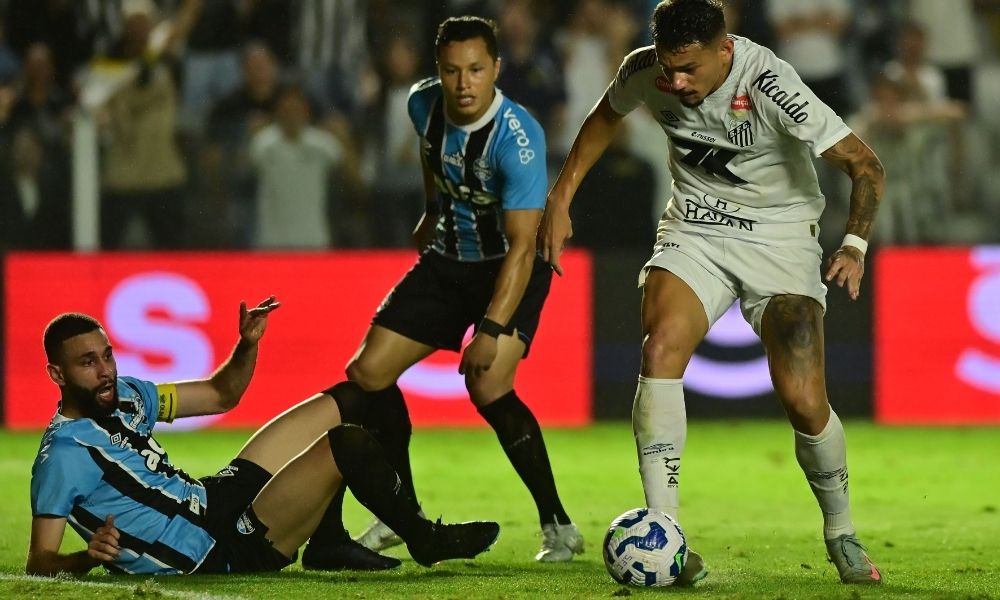 Santos fica no empate com Grêmio e continua sob risco no Brasileirão