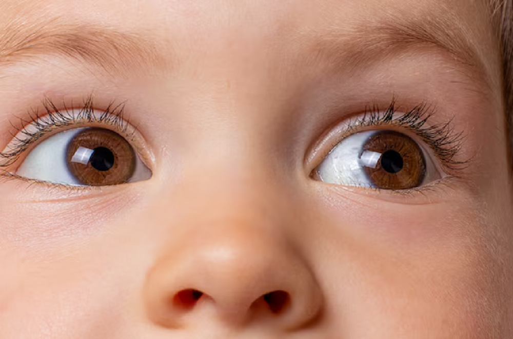 No Dia Mundial da Visão, médico ensina como uma foto pode revelar o câncer ocular infantil