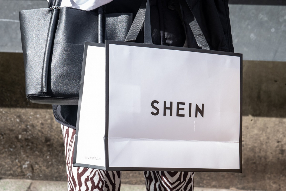 Shein promete banir bonecas sexuais após ameaças da França