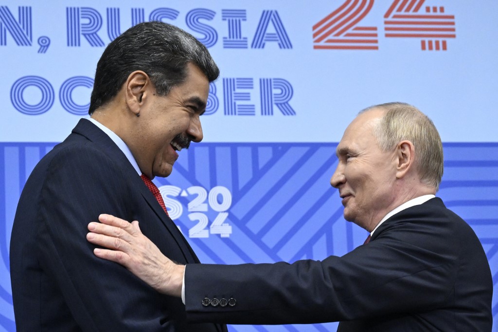 Sob pressão dos EUA, Maduro busca apoio militar de Rússia, China e Irã