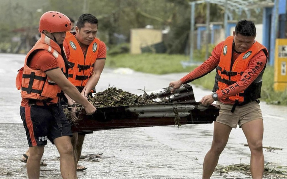Ameaça de supertufão faz mais de um milhão de pessoas deixarem suas casas nas Filipinas