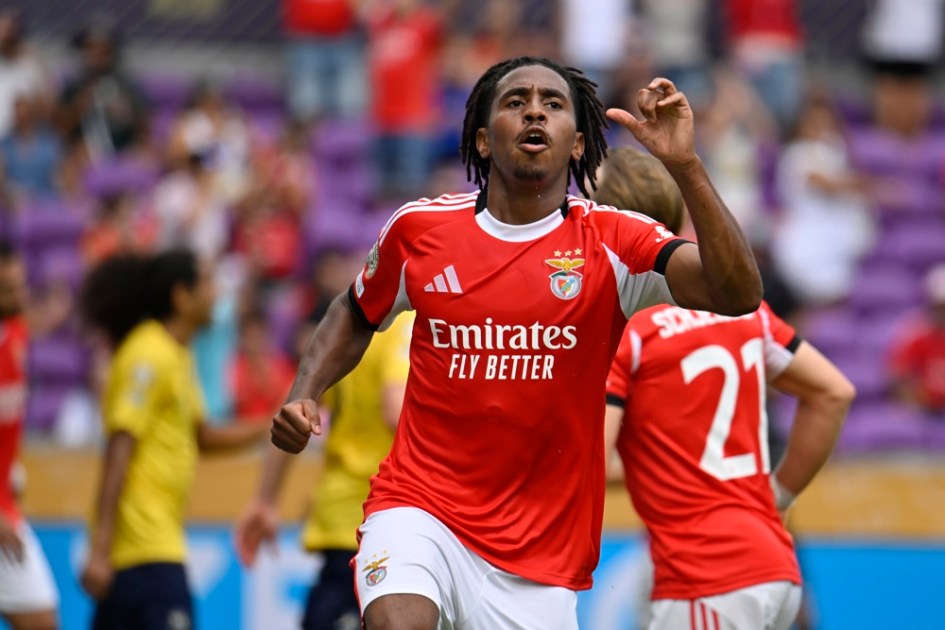 eandro Barreiro, do Benfica, comemora após marcar gol durante a partida entre Benfica e Auckland City