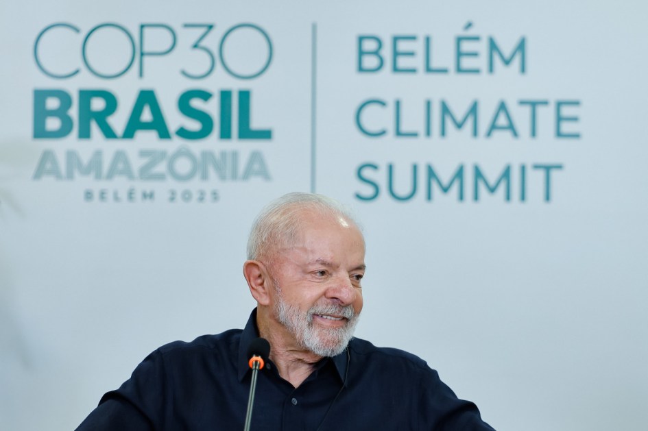 Coletiva de Imprensa com jornalistas estrangeiros 04.11.2025 - Presidente da República, Luiz Inácio Lula da Silva, durante entrevista coletiva de imprensa com jornalistas estrangeiros, na Base Naval de Val de Cães. Belém - PA. Foto: Ricardo Stuckert / PR