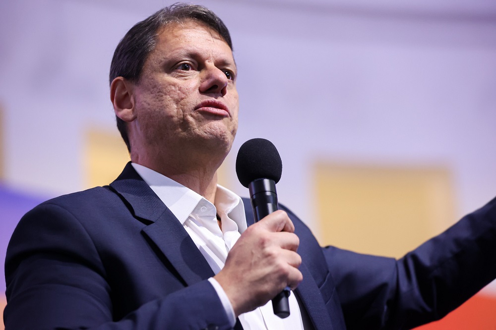Tarcísio diz que o governo Lula é ‘incapaz’ de lidar com o crime organizado