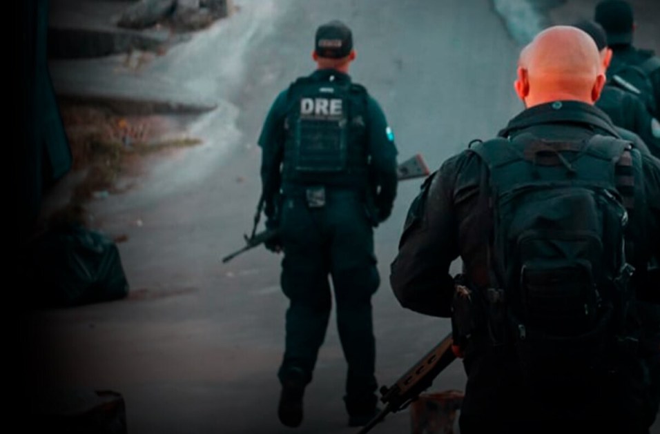 Forças de segurança do Rio de Janeiro fazem operação de combate ao crime organizado na Baixada Fluminense