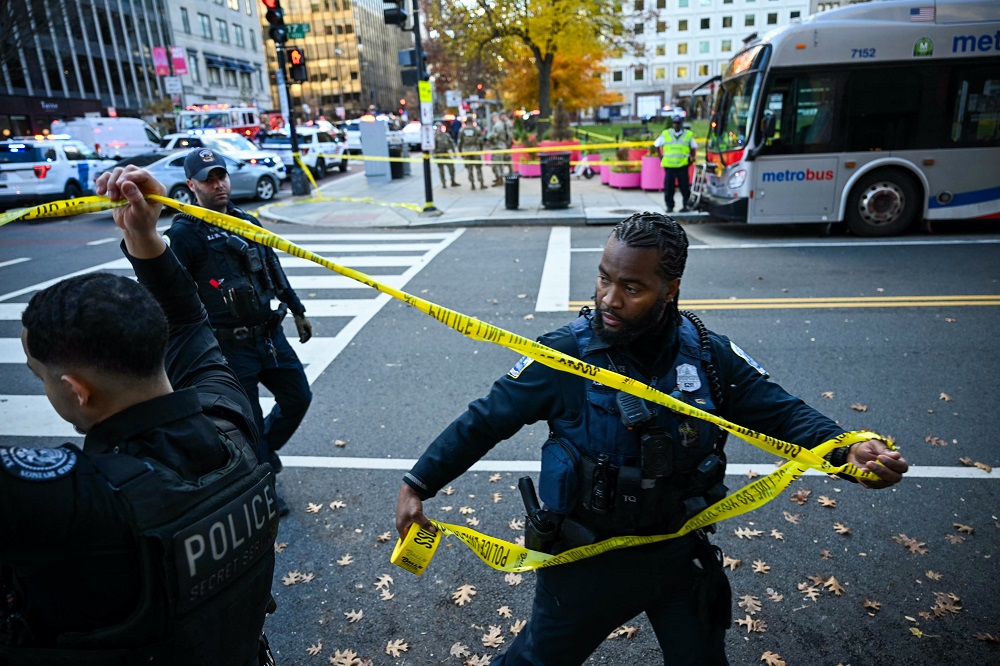 Trump anuncia morte de guarda nacional baleada perto da Casa Branca