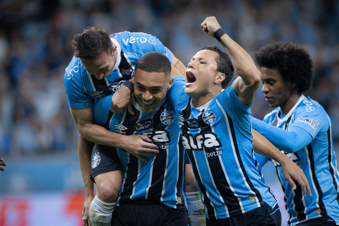 Palmeiras leva virada do Grêmio e chega ao 5º jogo sem vitória no Brasileirão