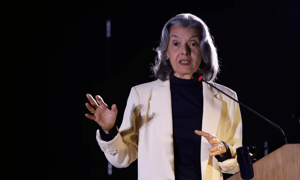 Ministra Carmén Lúcia participou neste sábado (29) da conferência Literatura e Democracia, evento que faz parte da 1ª Festa Literária da Fundação Casa de Rui Barbosa (FliRui)