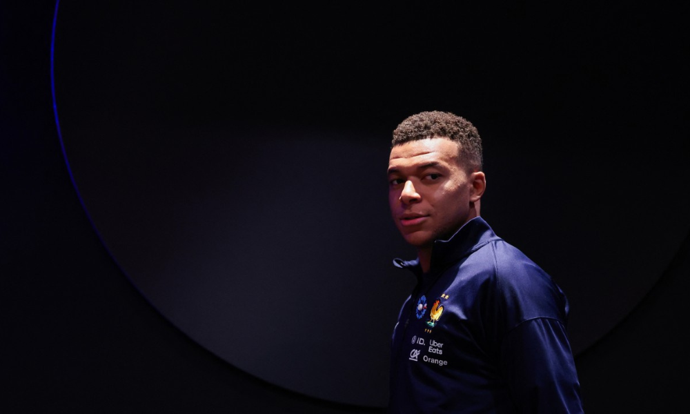 França lidera o grupo D das Eliminatórias da Europa com dez pontos e Ucrânia, com sete, vem na sequência, enquanto Islândia tem quatro