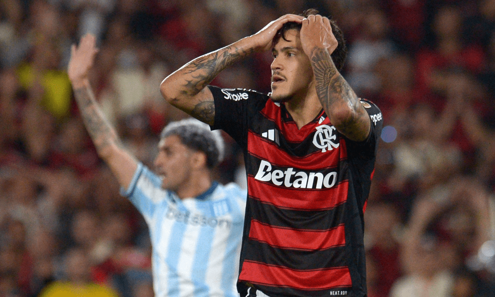 Flamengo não terá o atacante Pedro na volta da semifinal da Libertadores e pode ficar sem seu goleador por até um mês