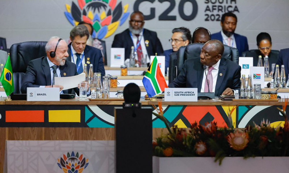 Presidente Lula discursa durante a última sessão temática da Cúpula de Líderes do G20 – grupo das maiores economias do mundo, em Joanesburgo, na África do Sul