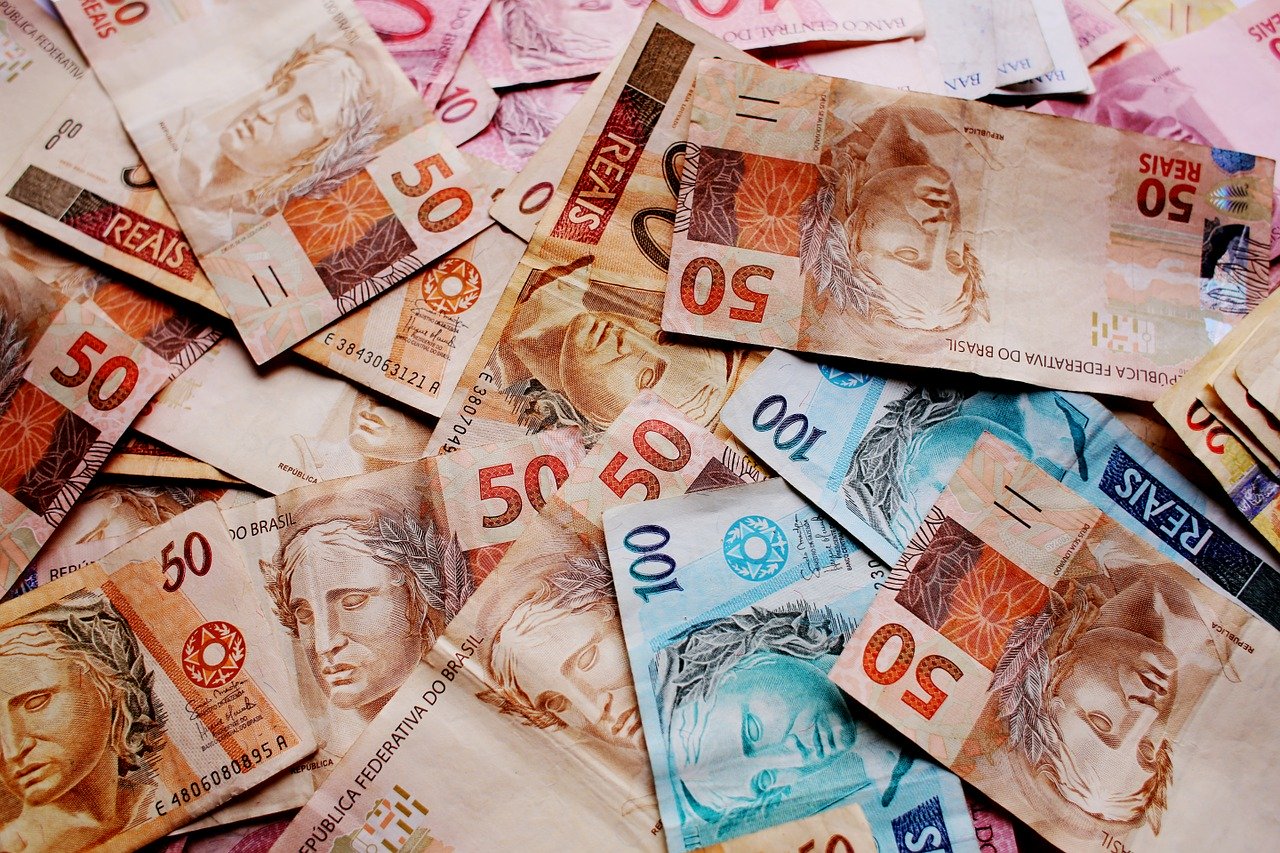 Brasil capta US$ 2,25 bilhões em títulos no mercado internacional