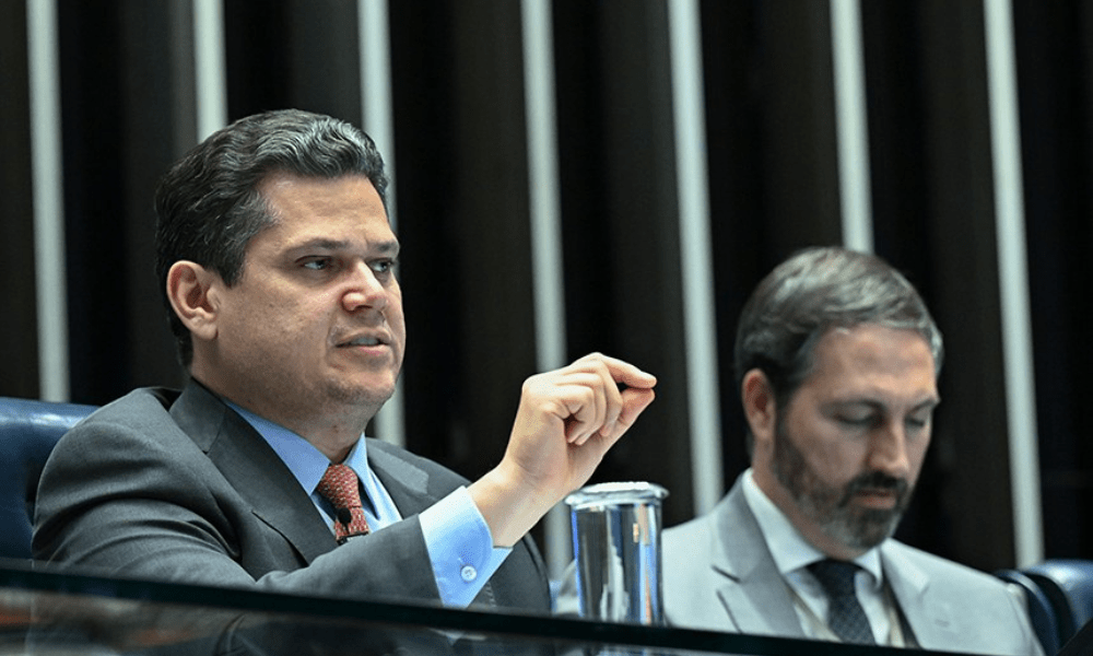 O presidente do Senado, Davi Alcolumbre, durante sessão plenária neste mês Fonte: Agência Senado