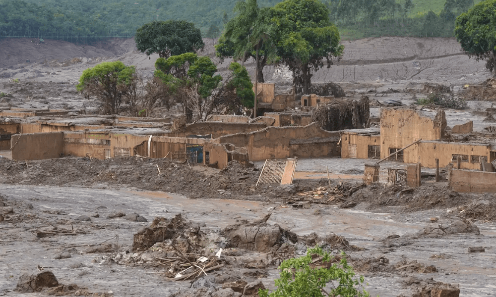 Desastre de Mariana completa 10 anos e moradores ainda buscam justiça