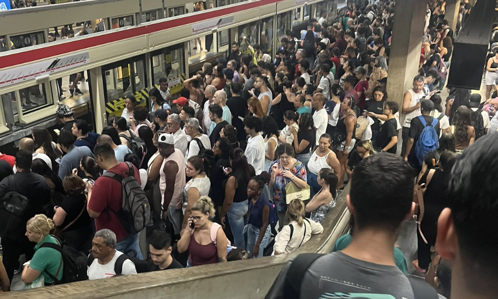 Linha 11-Coral reabre nesta quarta-feira, 26, com restrições operacionais após incidente Para compartilhar esse texto utilize o link https://www.metrocptm.com.br/linha-11-coral-reabre-nesta-quarta-feira-26-com-restricoes-operacionais-apos-incidente/ ou as ferramentas oferecidas no artigo. Prestigie o trabalho original do autor