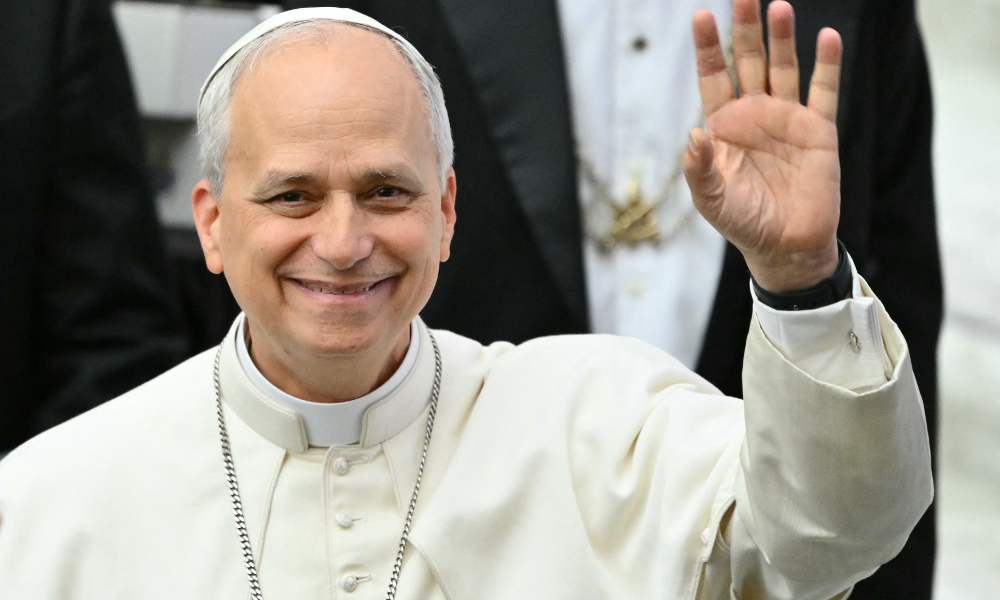 Casa Branca rejeita críticas do papa Leão XIV à sua política migratória