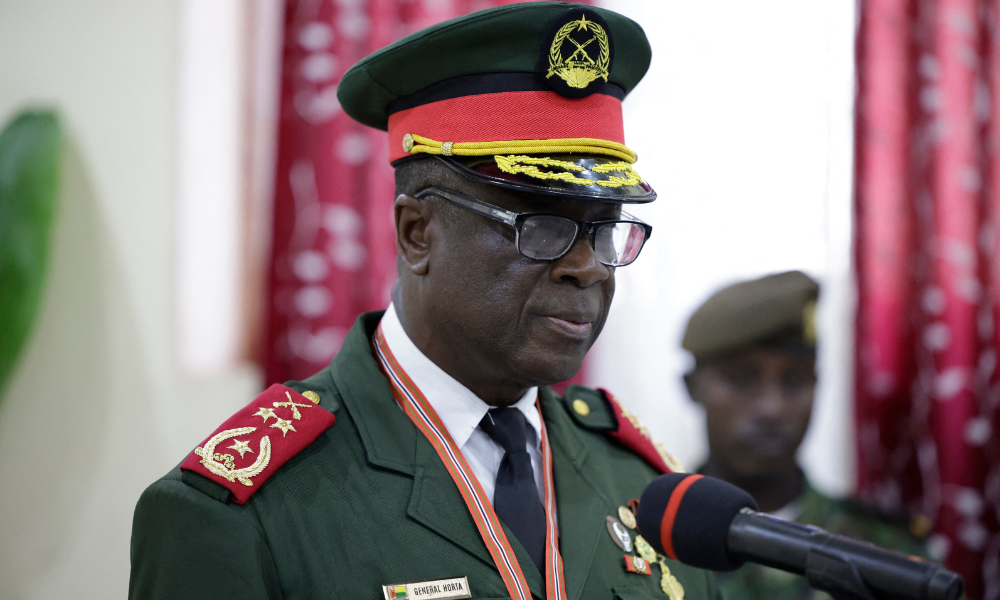 Após golpe, militares de Guiné-Bissau nomeiam general como presidente interino