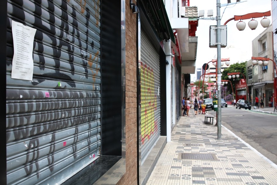 Movimento no bairro da Liberdade durante a quarentena