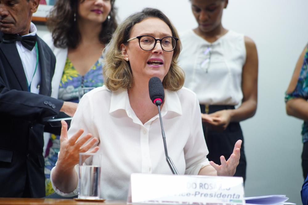 Maria do Rosário sai em defesa de Michelle Bolsonaro após vídeo expondo Flávio