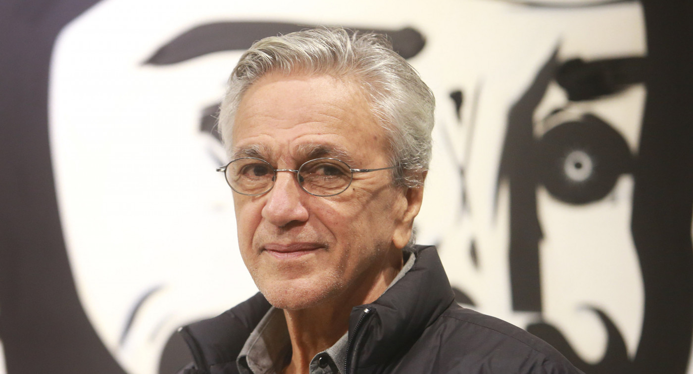 Artistas se reúnem em Copacabana em ato de Caetano Veloso para ‘devolver Congresso para o povo’