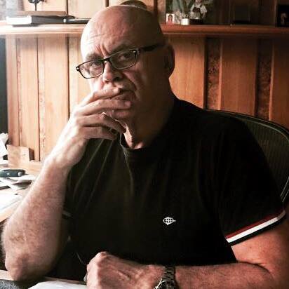 Morre Oscar Maroni, dono do Bahamas, aos 74 anos