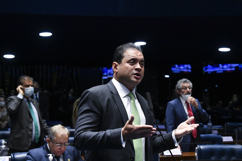 Quem é Weverton Rocha, senador alvo da PF em operação do INSS