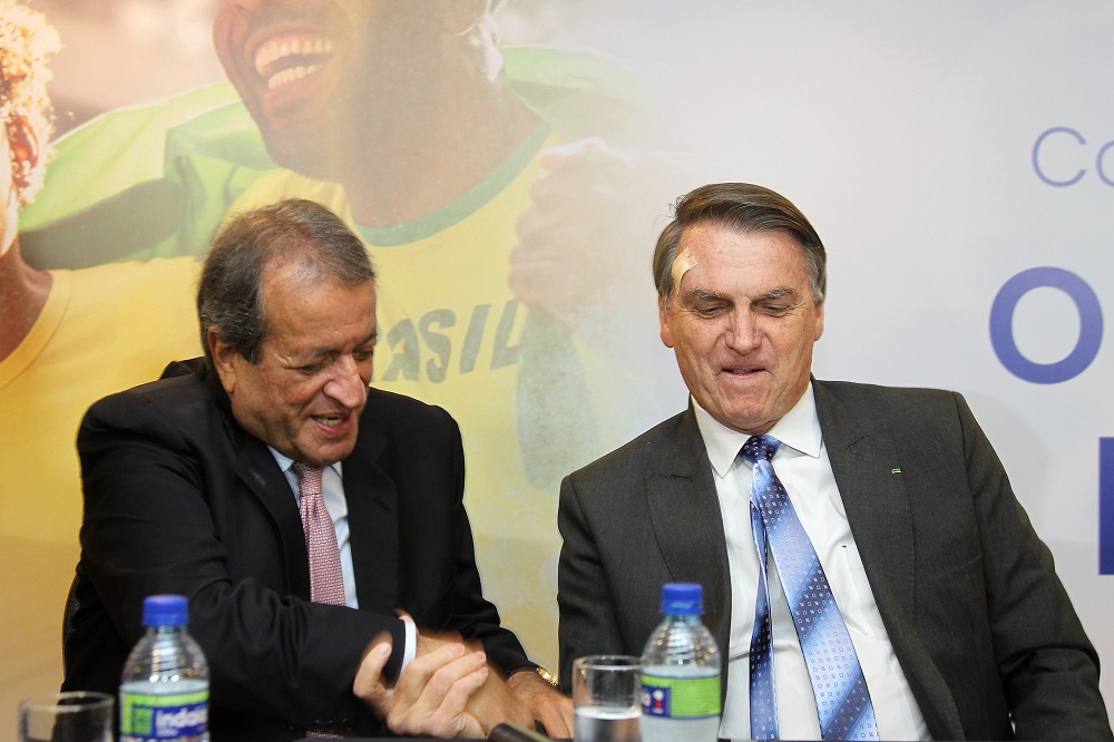 Moraes libera encontro de Valdemar Costa Neto com Bolsonaro em prisão domiciliar