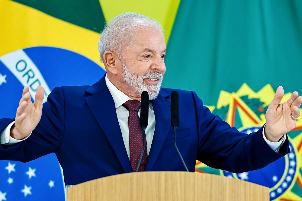 Lula elogia Haddad e se diz ‘feliz’ por resultados no ano