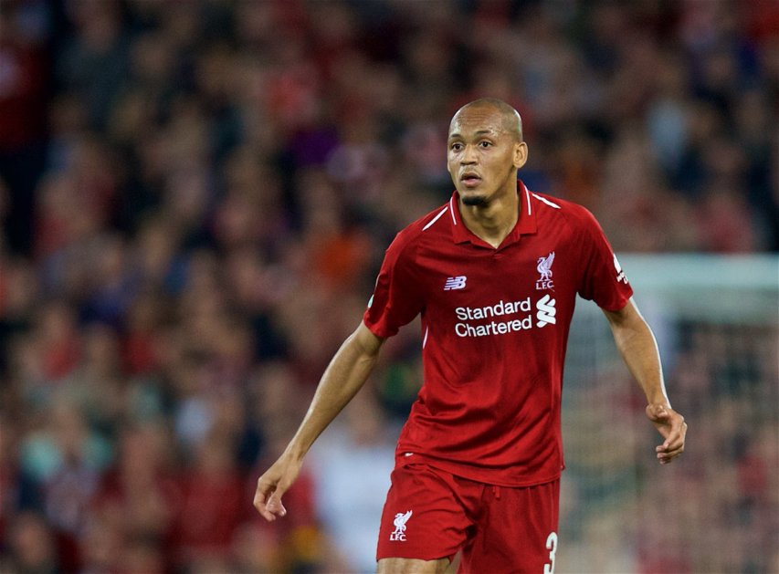Fabinho durante partida do Liverpool