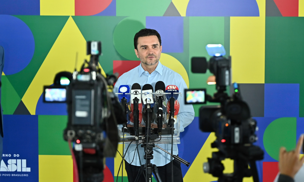 Ministro do Turismo, Celso Sabino, protocola pedido de demissão do cargo, em cumprimento à decisão do União Brasil