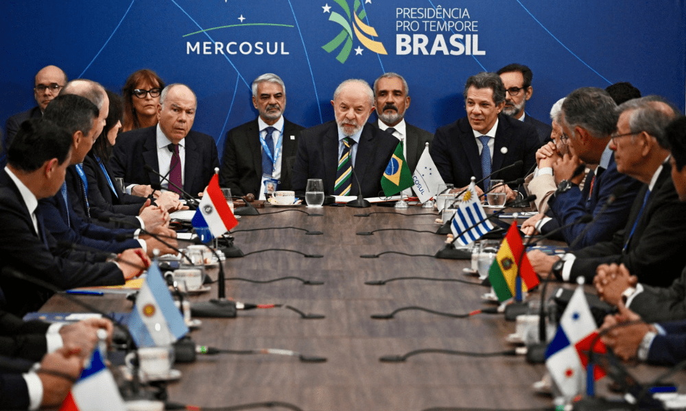 Lula cobra decisão da UE, condena aventuras militares e propõe pacto contra o crime organizado no Mercosul