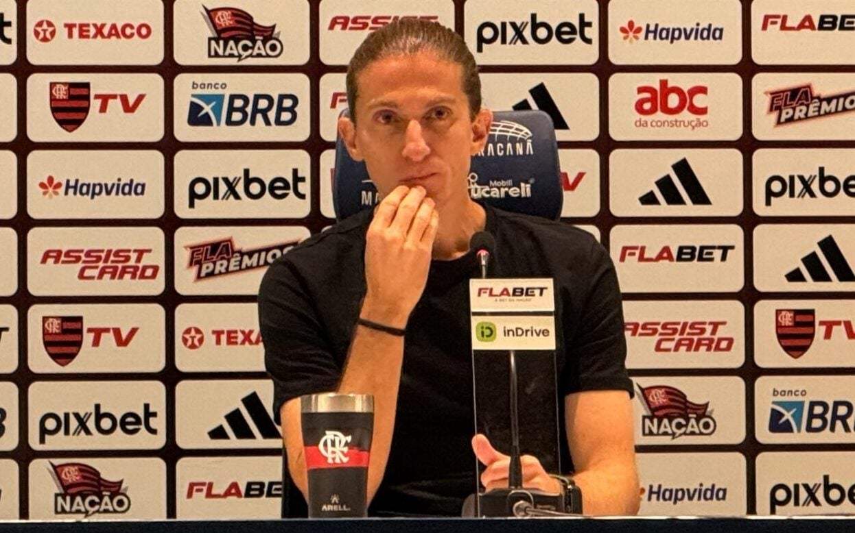 Filipe Luís chega a acordo com Flamengo, encerra novela e renova contrato até 2027
