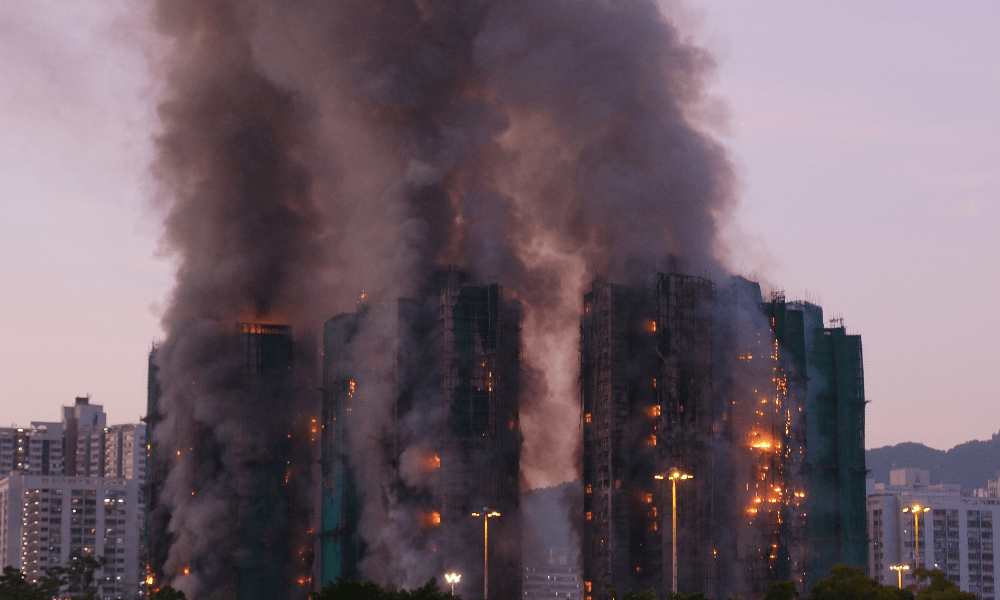Treze são detidos por incêndio que deixou mais de 150 mortos em Hong Kong