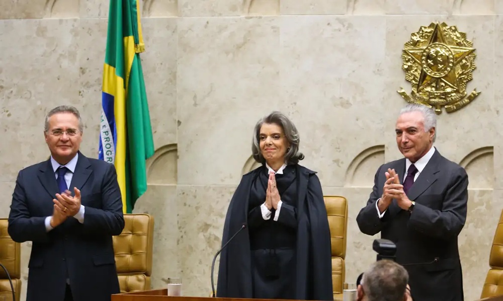 Há políticos que dão sono, e outros que encantam