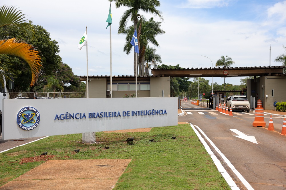 Segurança nas eleições e ataques com IA são desafios para 2026, alerta Abin
