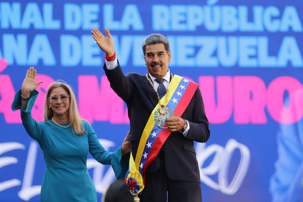 Juiz manda governo dos EUA enviar ‘informações relevantes’ às defesas de Maduro e Cilia