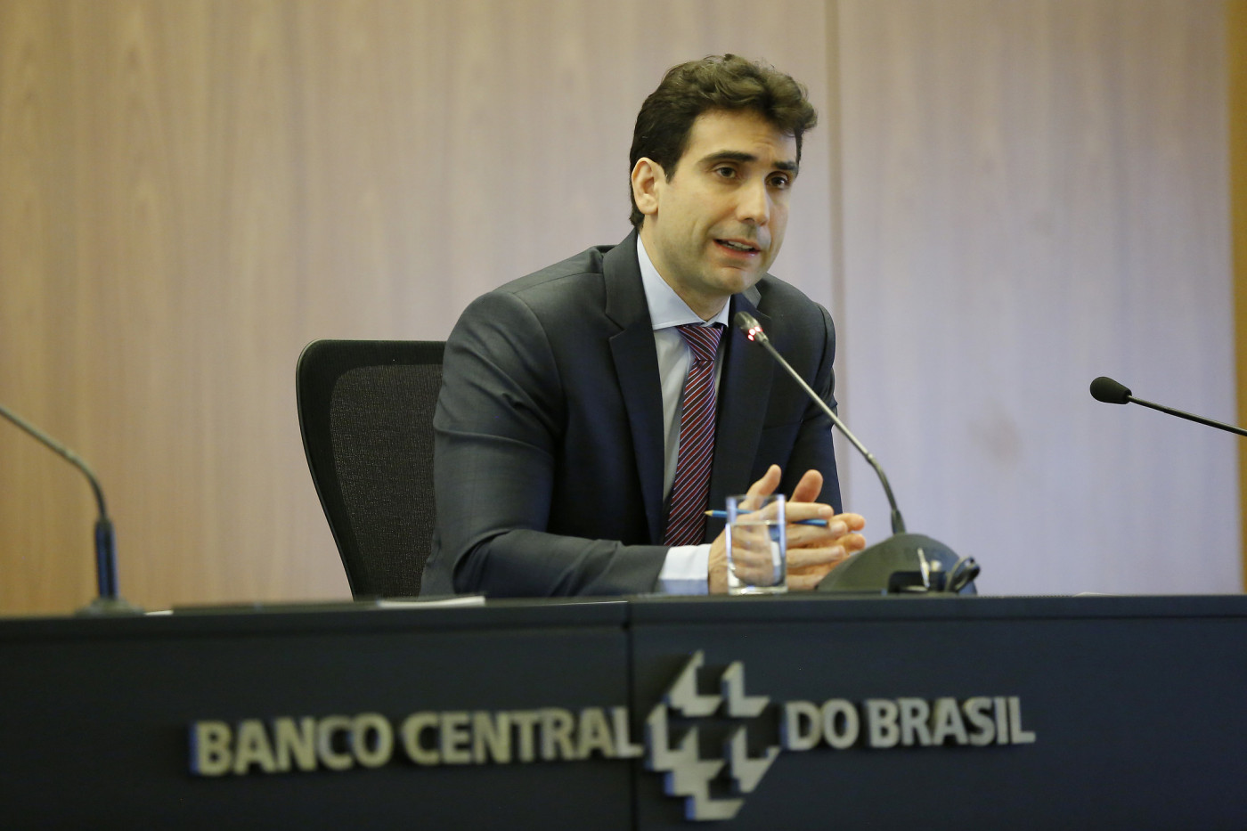 Galípolo assina manifesto internacional em apoio à autonomia do Fed e a Jerome Powell
