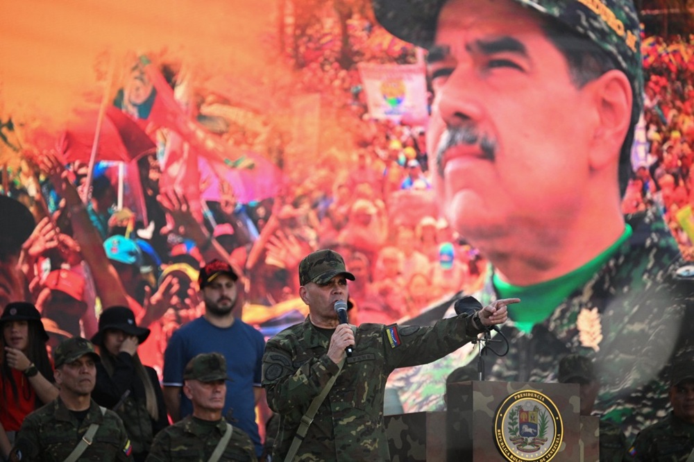 Estados Unidos avaliam ataques a traficantes dentro da Venezuela, diz TV