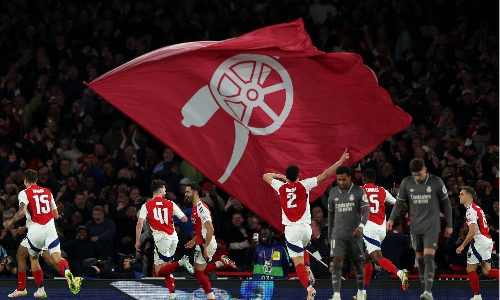 Arsenal domina o Real Madrid, vence por 3 a 0 e complica espanhóis na briga pelo bi