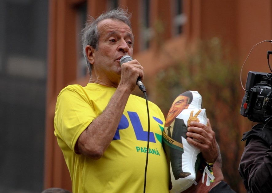 O presidente nacional do PL, Valdemar Costa Neto, participa de ato na Avenida Paulista, em São Paulo, neste domingo