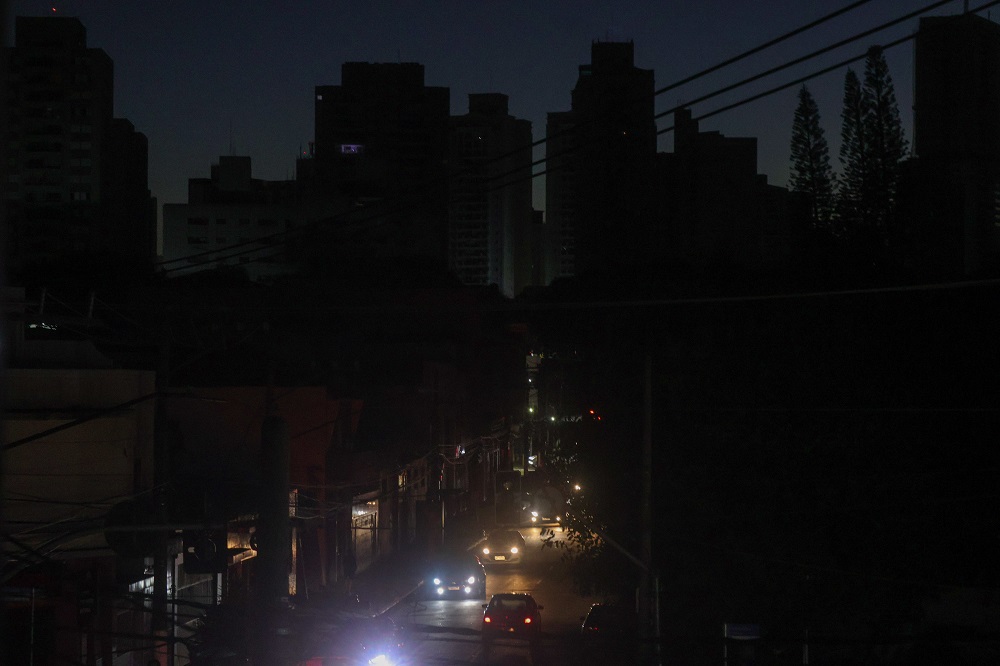 O dilema do paulistano neste verão: sem água ou sem luz