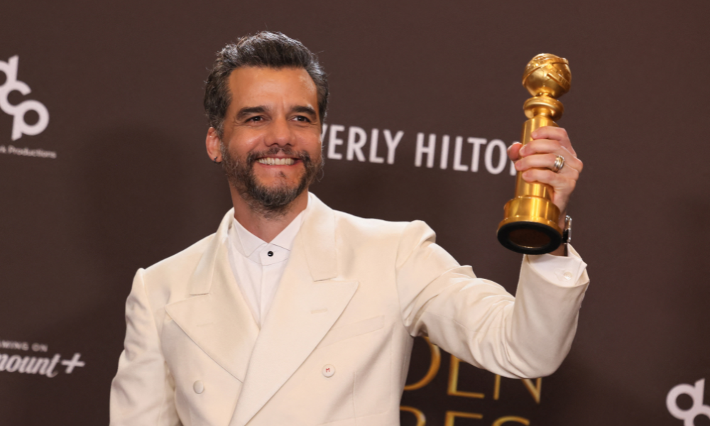 Wagner Moura dedica Globo de Ouro ao Brasil; Assista