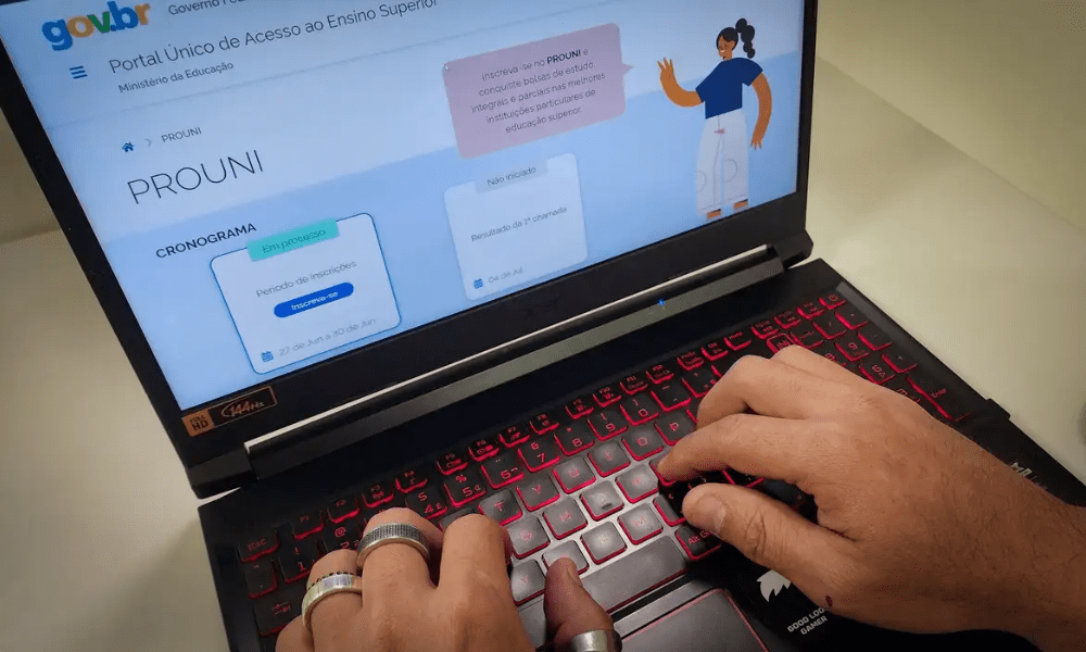 Prouni 2026 encerra inscrições do 1º semestre nesta quinta-feira