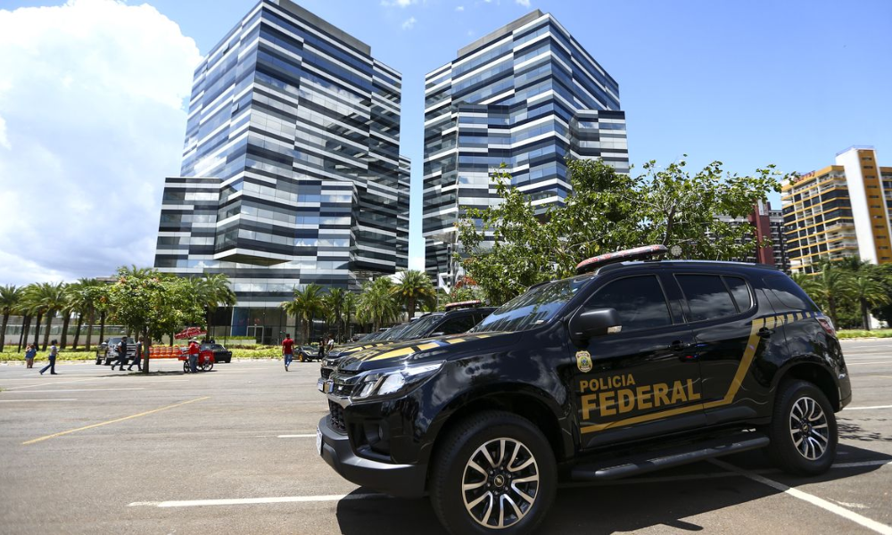 PF prende suspeito de planejar atentado suicida no Brasil